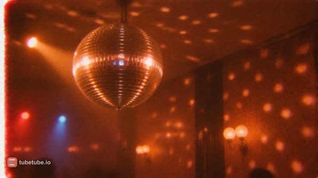 Scene 17 - Parkhotel